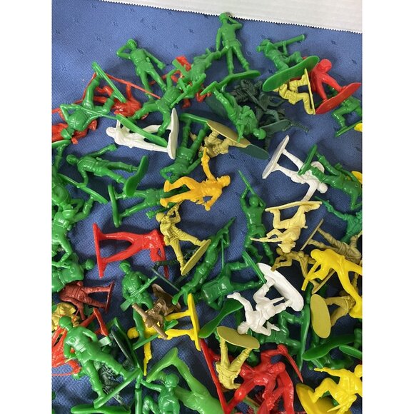 Lot Of 160 Plastic Indians Cowboys Pirates Military Frontiersmen - Picture 6 of 6